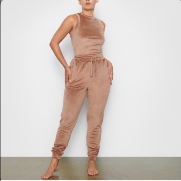 SKIMS Pants - Skims Velour Jogger Sienna‎